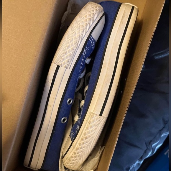 Converse - Picture 1 of 1